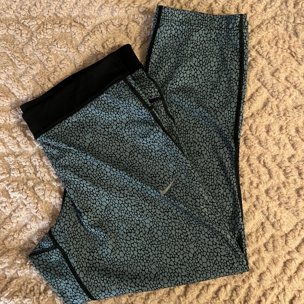 Nike | Cropped Patterned Leggings
